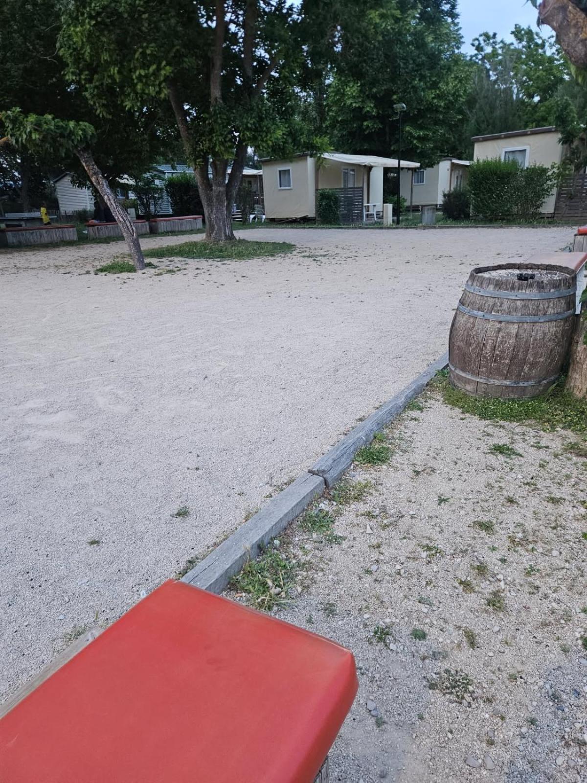 Mobil-Home 6 Personnes Chez Maylia Cadenet Exterior foto