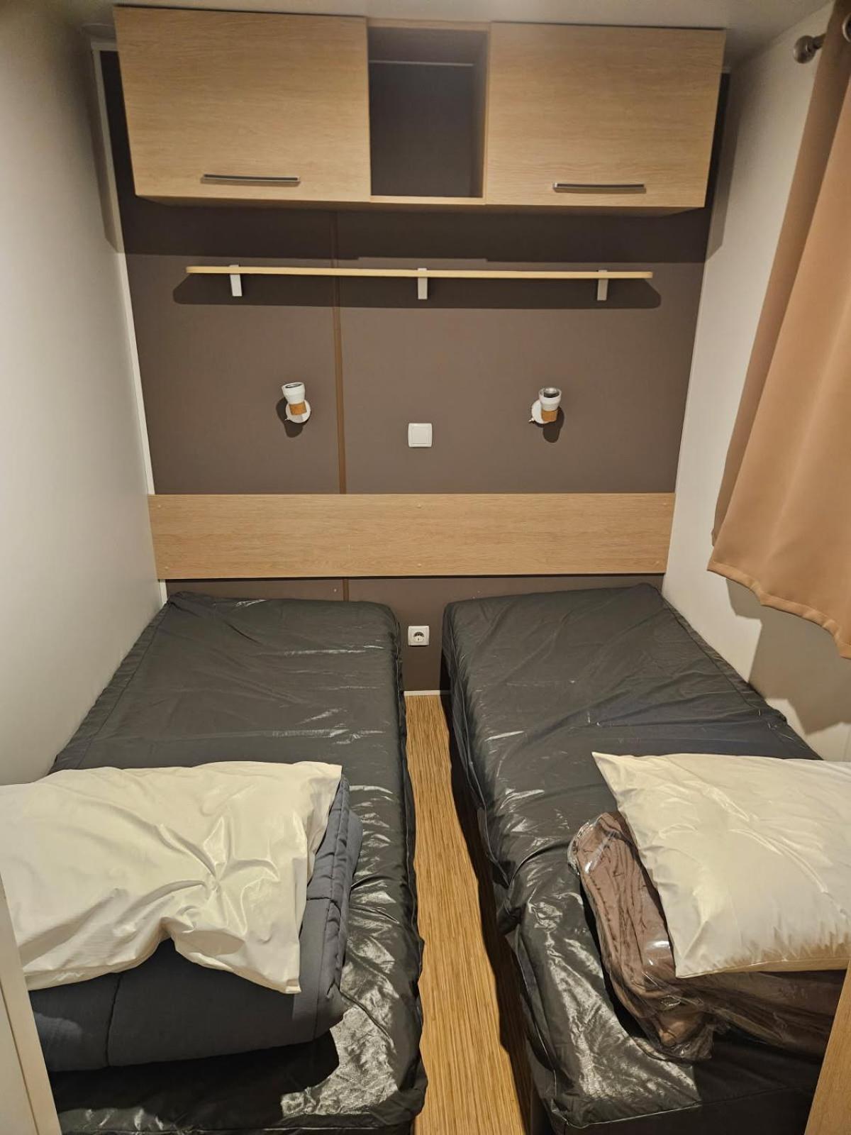 Mobil-Home 6 Personnes Chez Maylia Cadenet Exterior foto